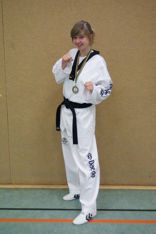 KAMPF » 2010 » Titzi