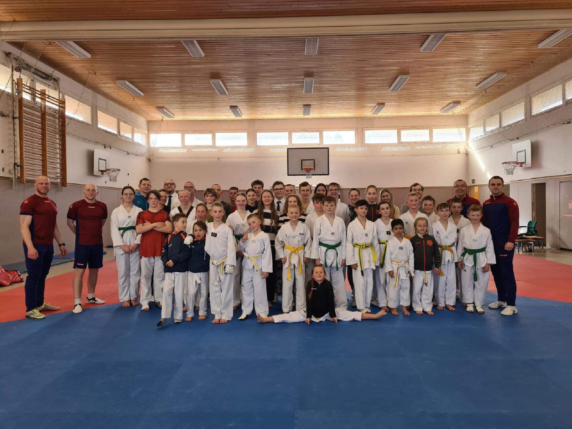 MIX » 2025 » Osterlehrgang
Kampf Lehrgang