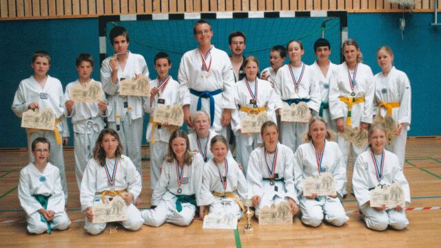 KAMPF » 2002 » ältere Gruppenbilder