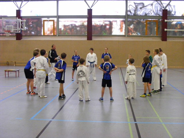 KAMPF » 2013 » Training mit den Nasenbären