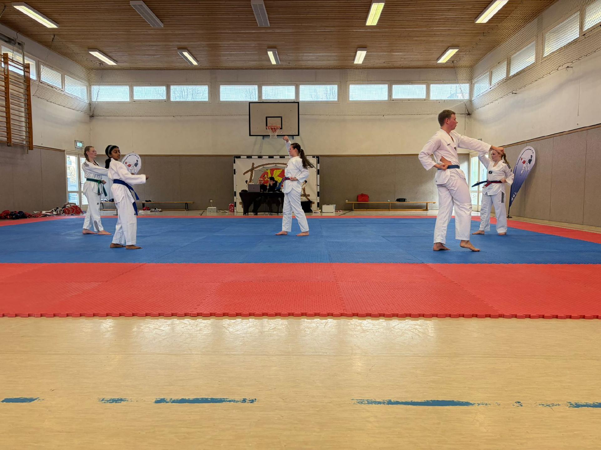 MIX&nbsp;&raquo;&nbsp;2026&nbsp;&raquo;&nbsp;Gürtelprüfung I
Gürtelprüfung