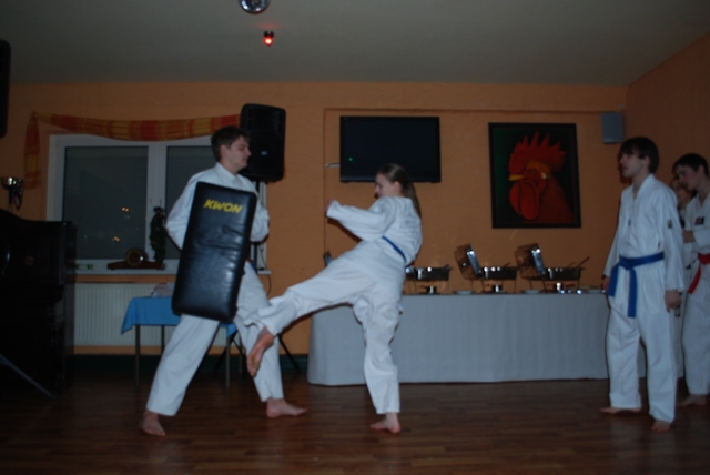 KAMPF » 2009 » Show zur Weihnachtsfeier beim ASB